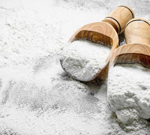 flour-in-wooden-scoops-